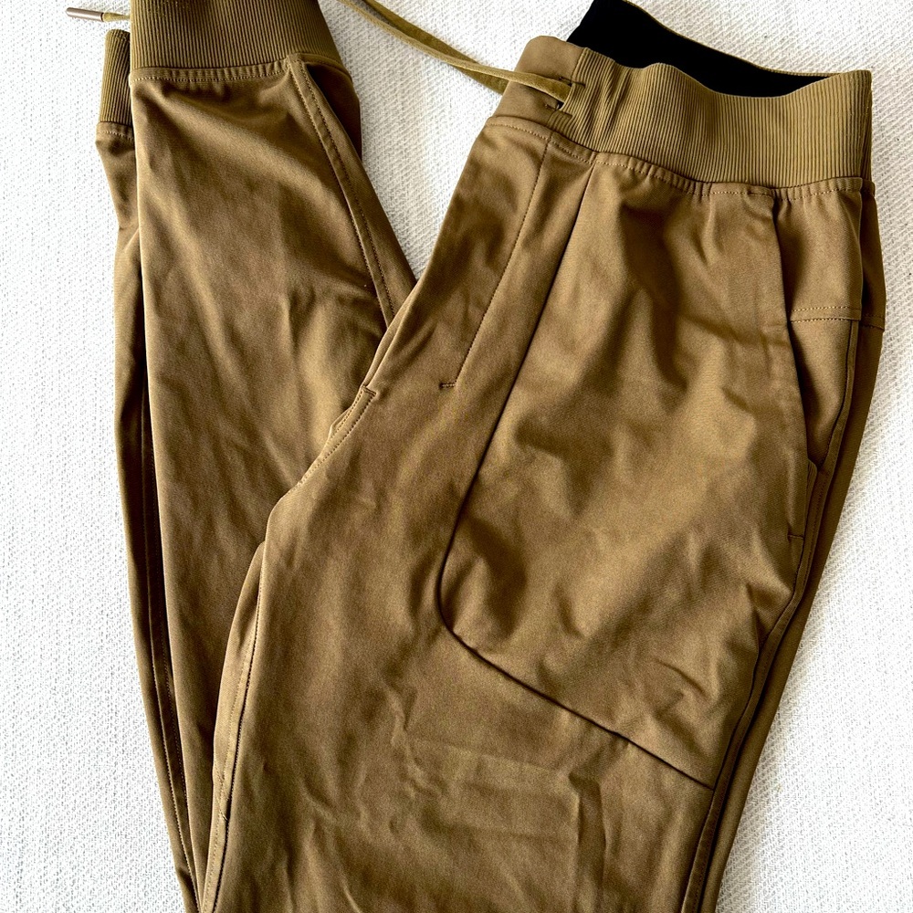 Lululemon men size M abc jogger